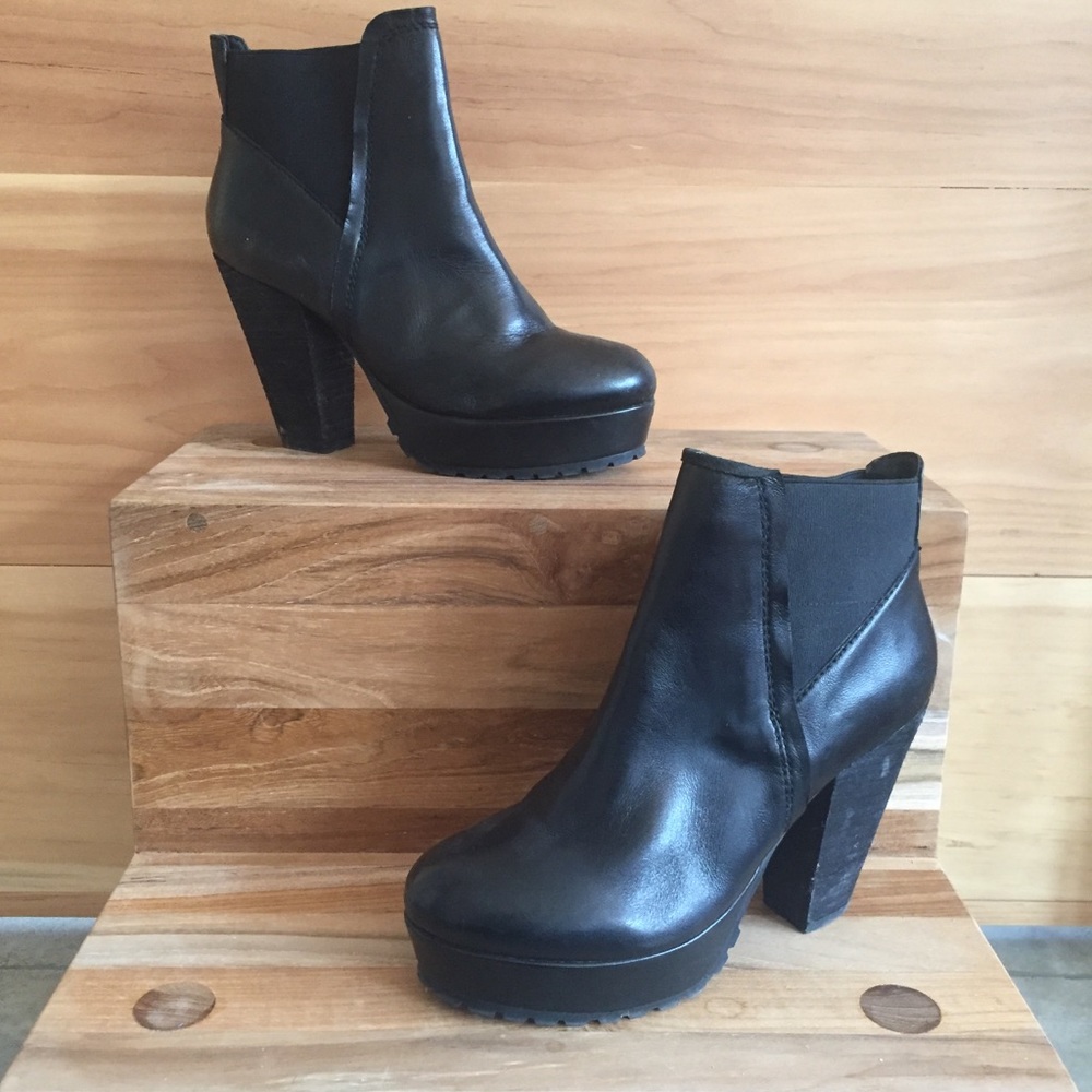 Steve Madden Black Platform Bootie